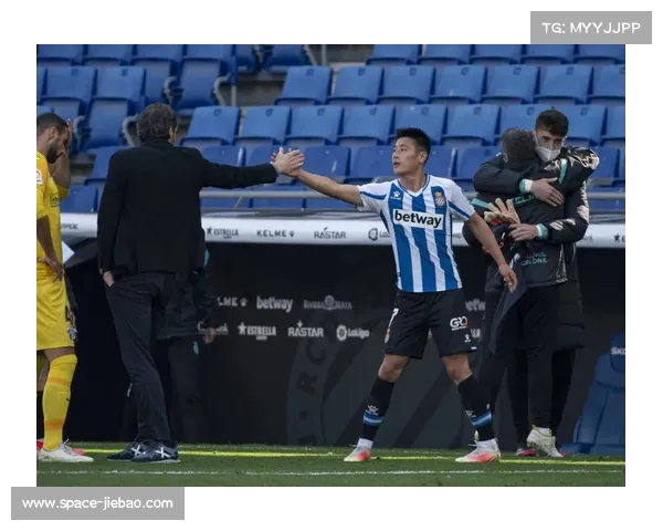 半场结束前帕雷霍调度，莫雷诺破门领先